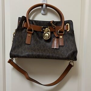 MICHAEL KOHRS TOTE CROSSBODY BAG